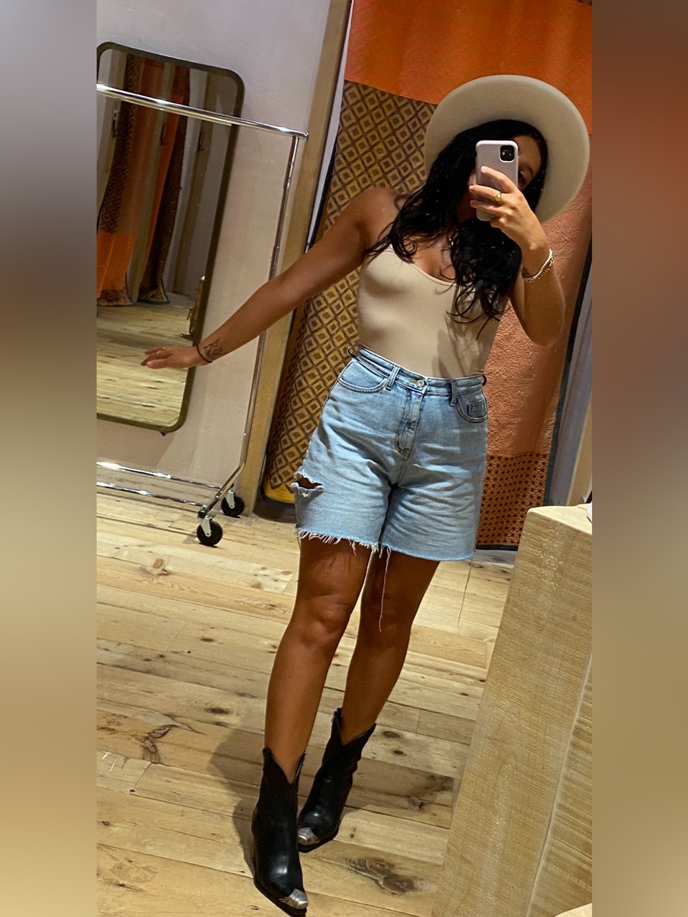 STORETS Distressed Cutoff Denim Shorts